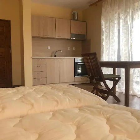 самостоятелно студио в комплекс Pretty House влас сезон 2021 г شقة